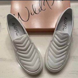 Wild pair women white sneakers shoes 10